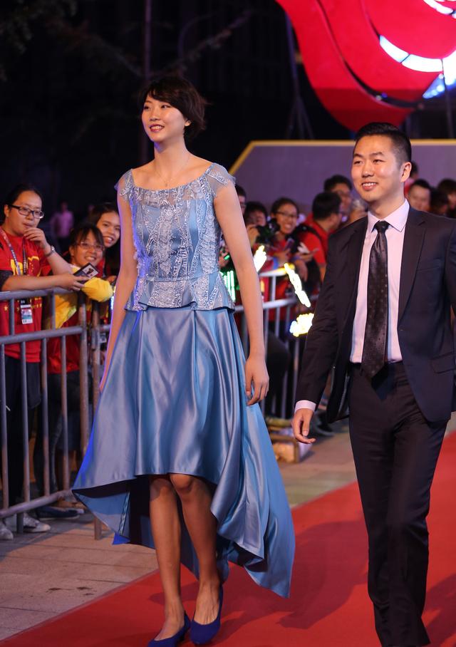 LOL联盟网站 -浙江队训练开放日；清晨官宣签约引欢呼；足总杯在即；轮换策略成焦点(优秀少先队员发言稿简短)