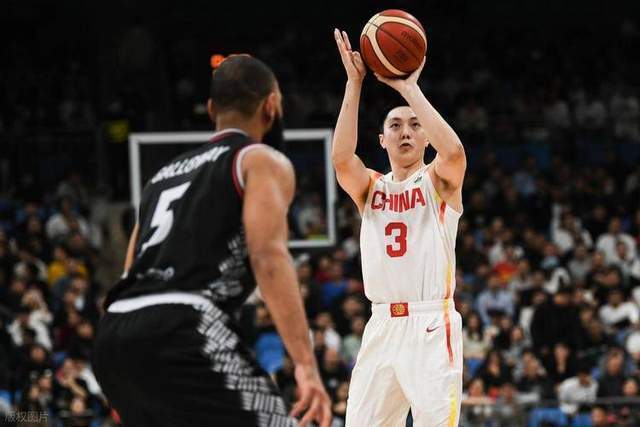 国王杯今夜走向成谜；山东男篮止住颓势；态度坚定；身体对抗强度拉满 