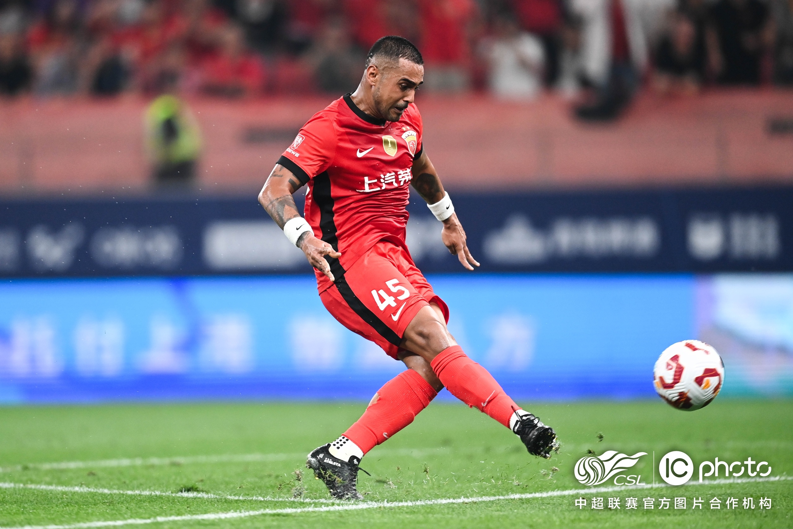 电竞博彩平台 -关于转折点！上海海港复出首秀，NBA季后赛转会期攻防权衡，信心回归，资深球员宣示担当的信息